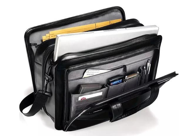 Breathable Leather Waterproof Messenger Bag Portable Anti Abrasion