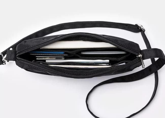 Casual Polyester Waterproof Messenger Bag Portable For Mobile Phone